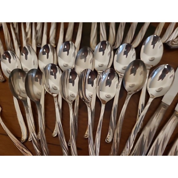 Wm Rogers Flatware Service For 8 Extra Silver Plate Tarnish Proof Chest - Picture 11 of 16